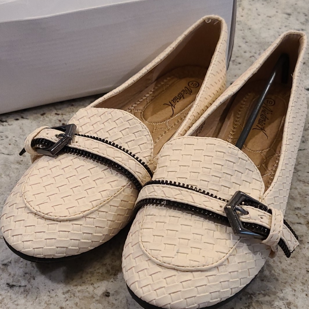Victoria K flats
